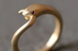 云掌黄金珠宝：铜指环