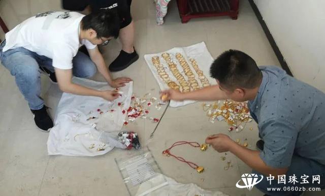警方17小时将其擒获,200万黄金珠宝被追回