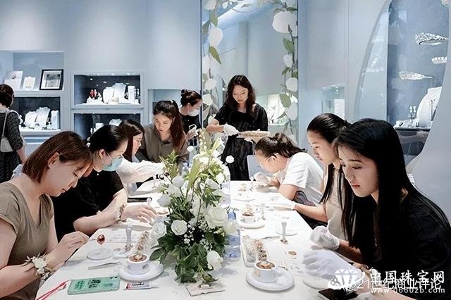 她的轻奢珠宝,走红半个娱乐圈