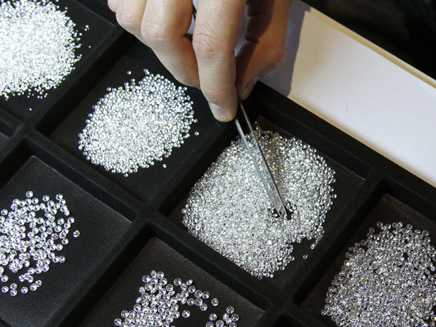 钻明钻石第36期特价钻石推荐 70分钻石批发价13000元一卡</h2>